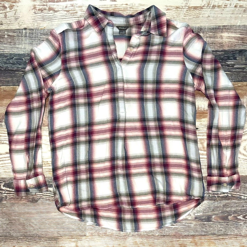 Women’s Eddie Bauer 3/4 Button down, Flannel, Comfy- Hardly Worn!